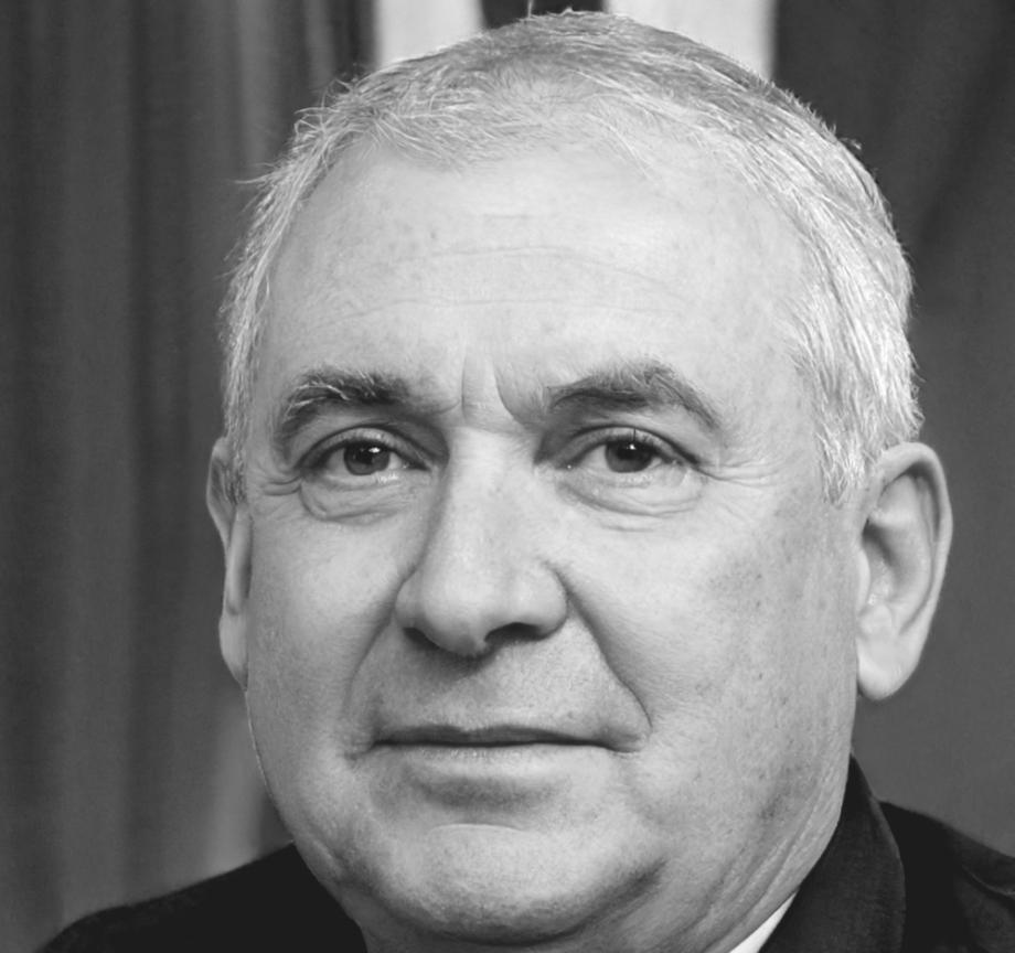 Portrait de Léandre Rousseau, analyste financier senior